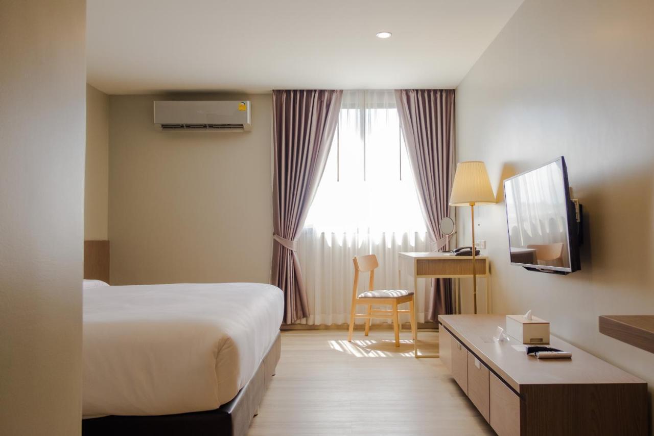 The Rise Suites Hotel, Chiang Mai - Sha Extra Plus Eksteriør billede