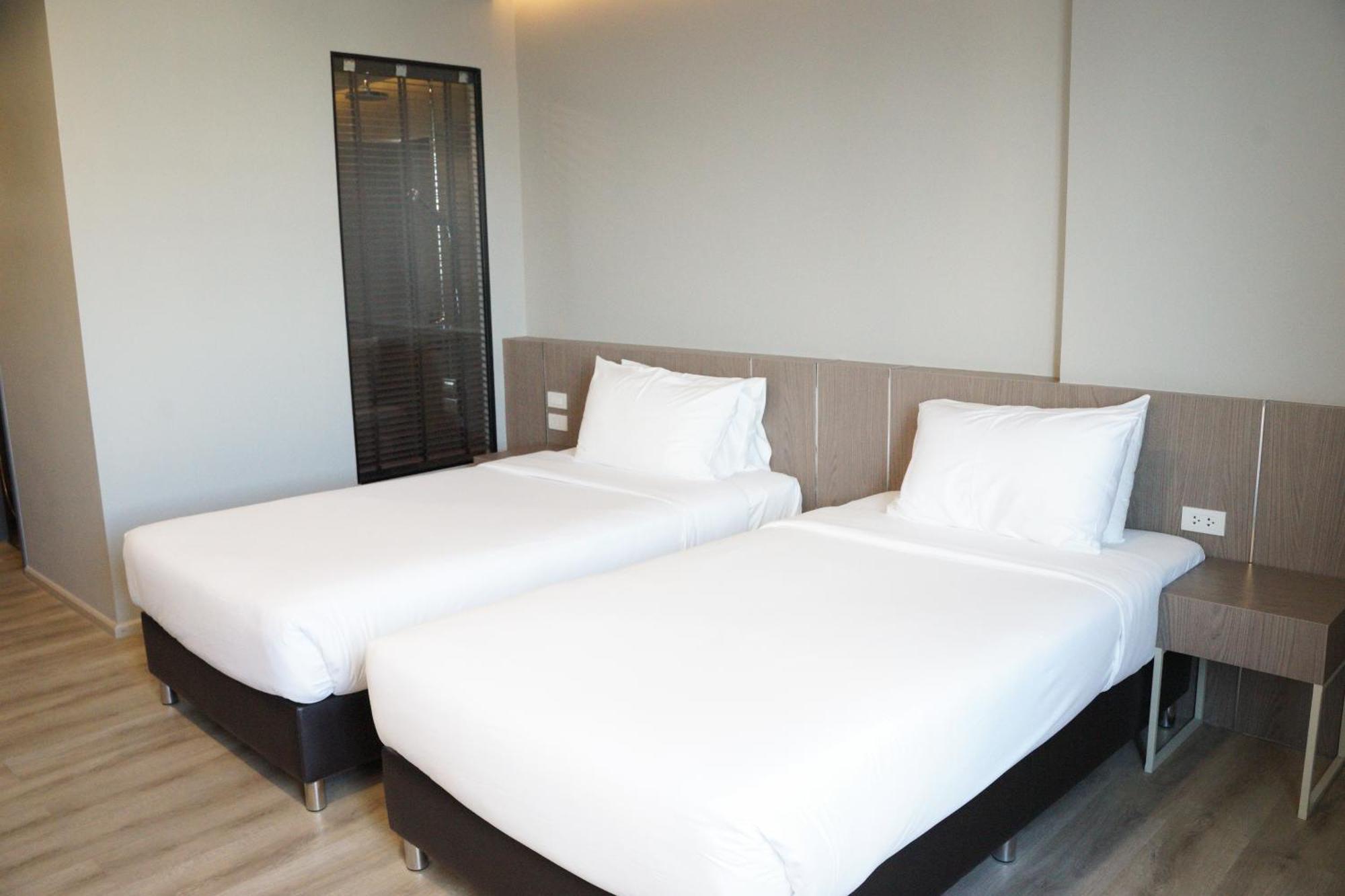 The Rise Suites Hotel, Chiang Mai - Sha Extra Plus Eksteriør billede